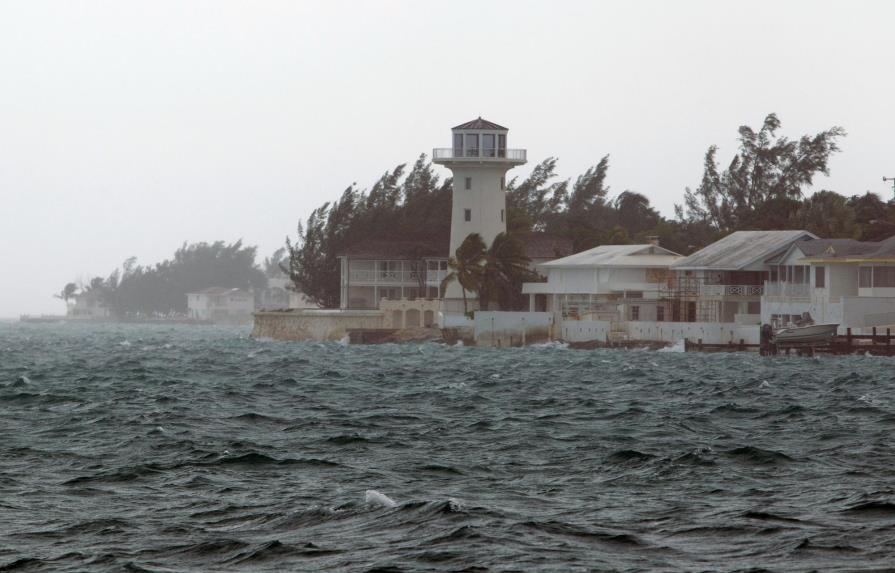Un debilitado huracán Joaquín golpea Bermudas 