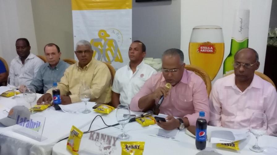 Club Amaprosan de Santiago hará torneo de tenis para veteranos