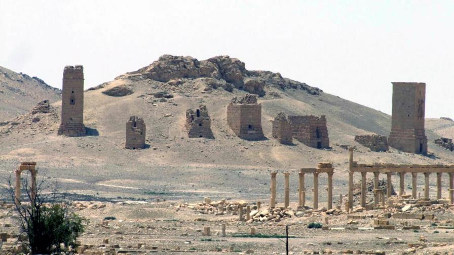 Activistas sirios: Grupo EI destruye arco antiguo en Palmira 