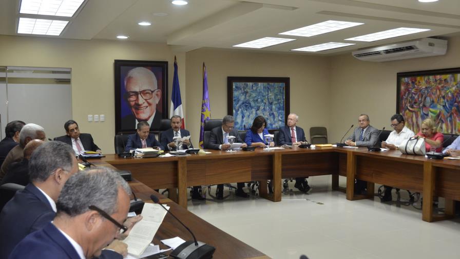 Gutiérrez Félix aclara que no proclamó a Monchy Rodríguez candidato a alcalde en Santiago 