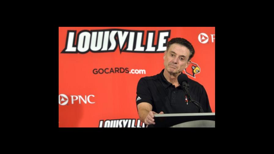  Pitino niega conocimiento de uso de acompañantes para reclutas