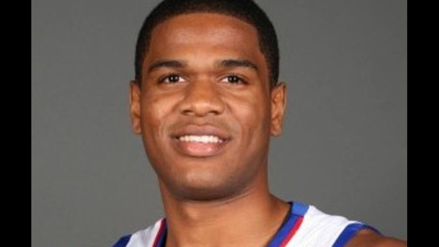 El dominicano Ronald Robert anota siete puntos en inicio de la pretemporada NBA