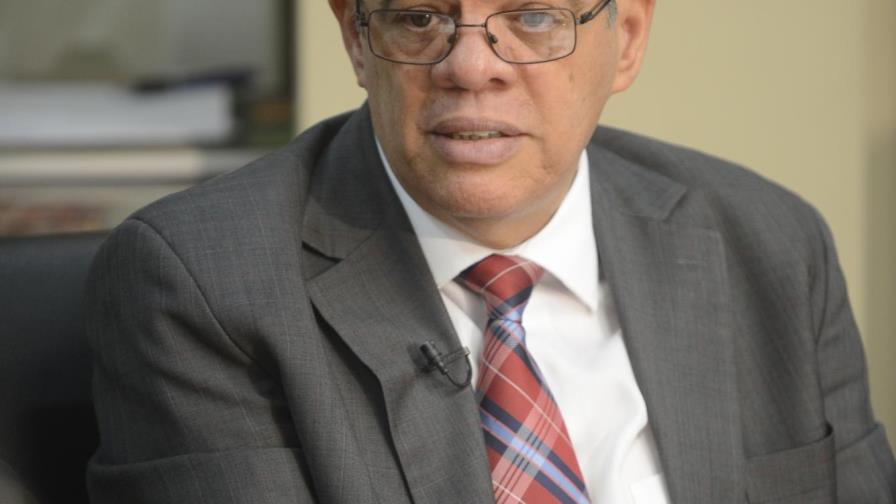 Amarante Baret defiende construcciones de escuelas Amarante Baret defiende construcciones de escuelas