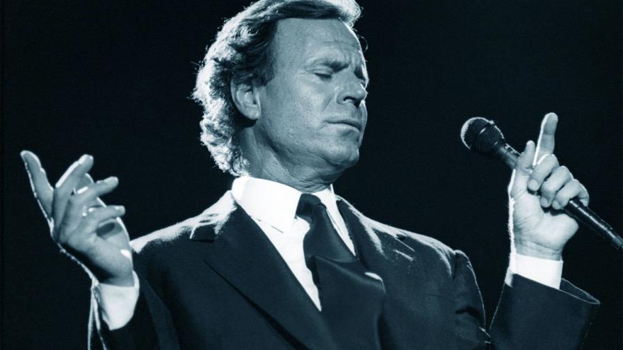 Julio Iglesias: “Donald Trump es un payaso y un gilipollas” 