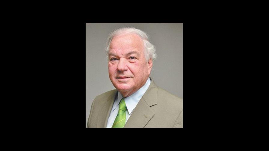 Sepultan restos de Fernando Rainieri