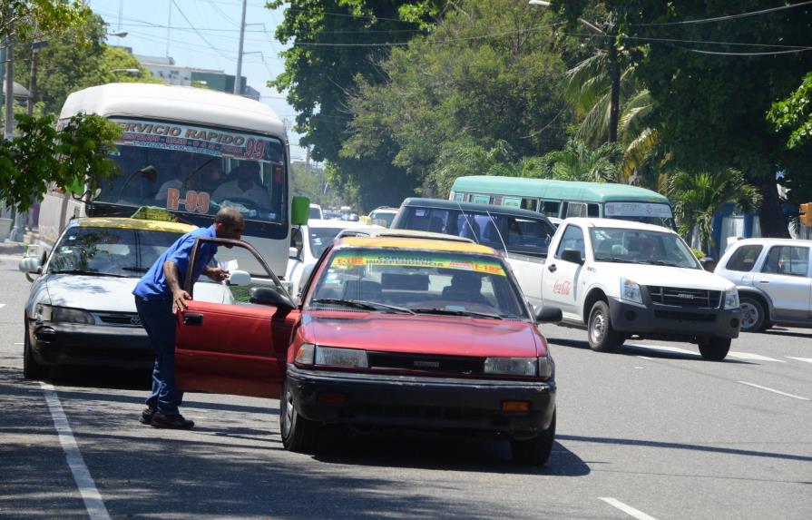 Falta de educación choferes del transporte público empeora caos en tránsito del Gran Santo Domingo