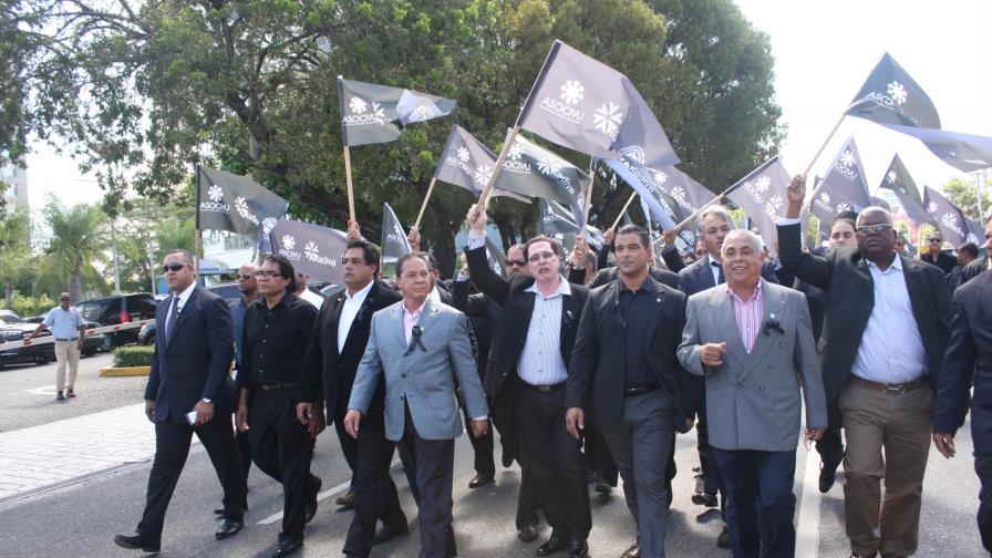 Dealers de República Dominicana exigen a Aduanas reajustar los precios de vehículos usados Dealers de República Dominicana exigen a Aduanas reajustar los precios de vehículos usados