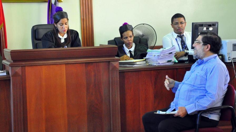 Tribunal descarga a Marcos Martínez 