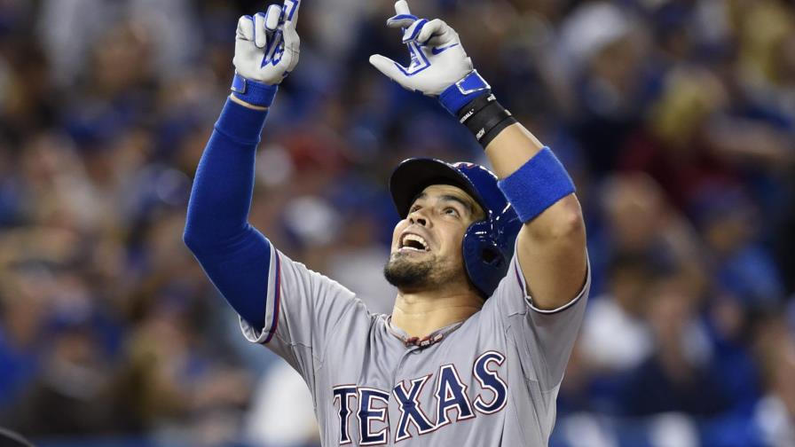 Texas pica delante con triunfo en Toronto