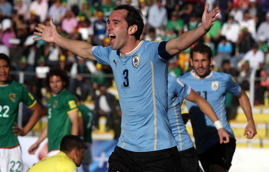 Uruguay gana 2-0 a Bolivia en arranque de eliminatorias