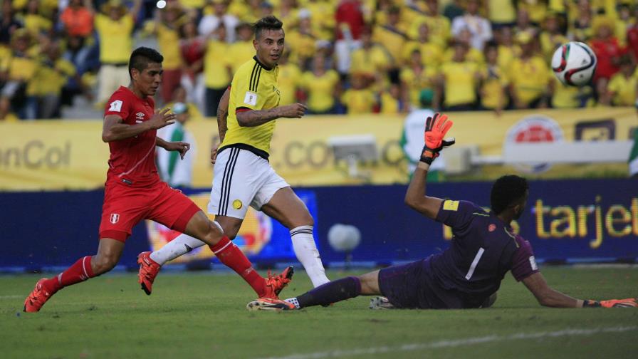Colombia debuta con un laborioso triunfo sobre Perú