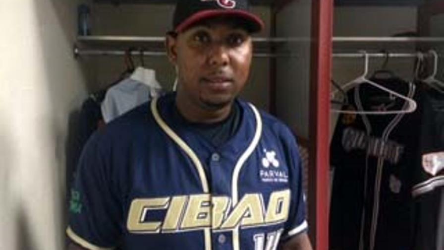 Francisco Peguero está en uniforme en los entrenamientos de los Gigantes