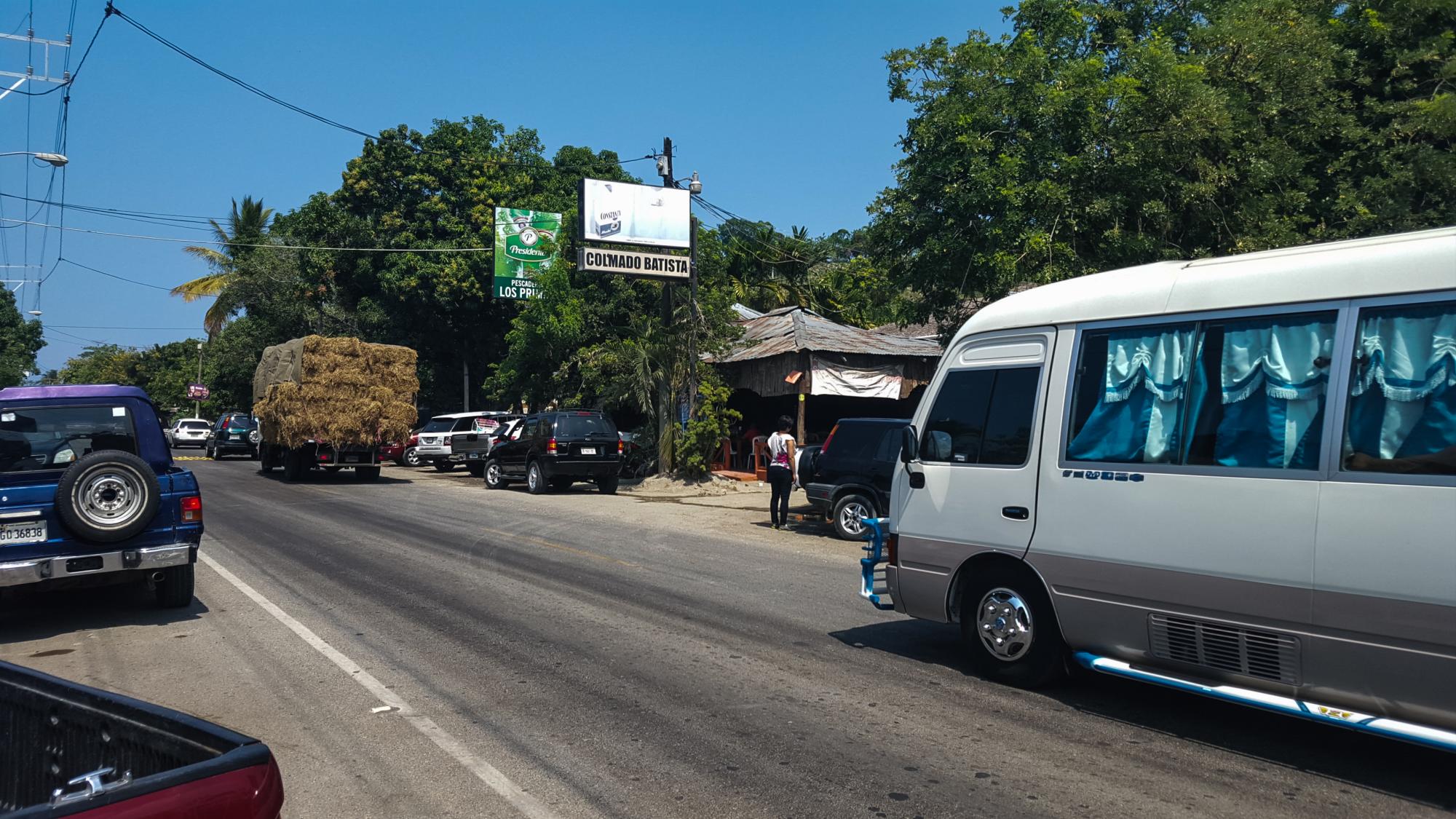 Las pescaderías son el principal atractivo de Maimón.