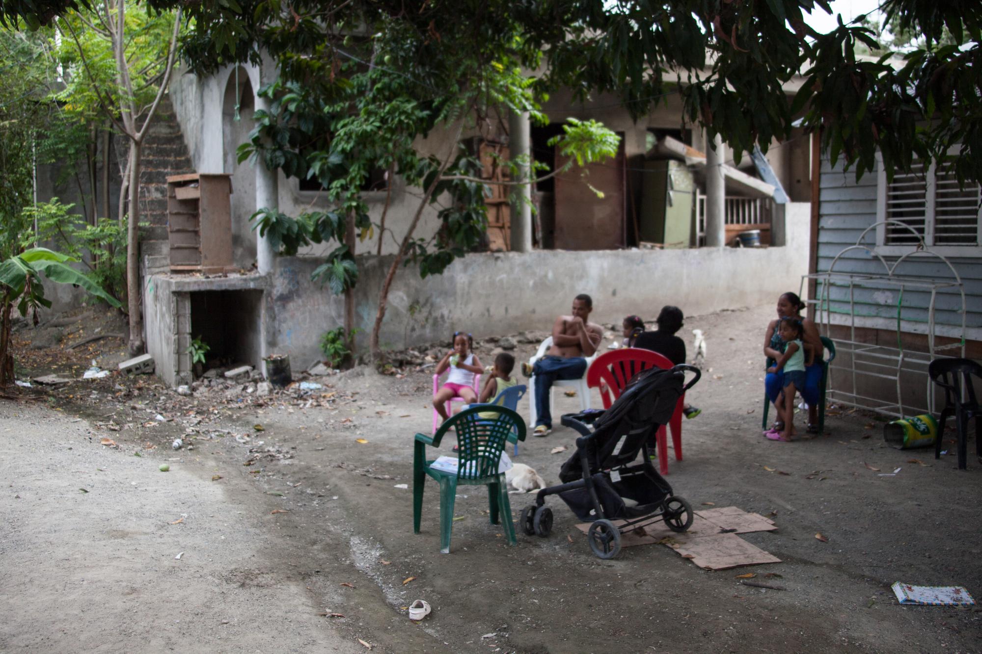 Las fuentes de empleo en Maimón son los restaurantes, la pesca y los “gift shop”. 