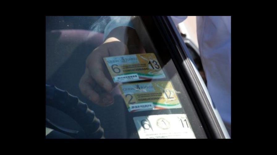 Dominicano en Nueva York portaba 935 sellos falsos en sus zapatos y en álbum de fotos