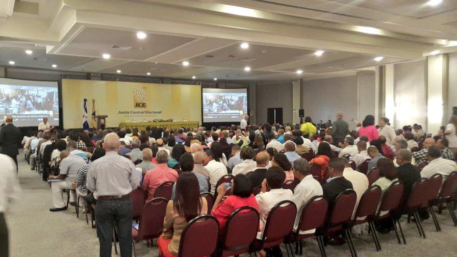 JCE inicia capacitación de futuros miembros de colegios electorales en comicios de 2016