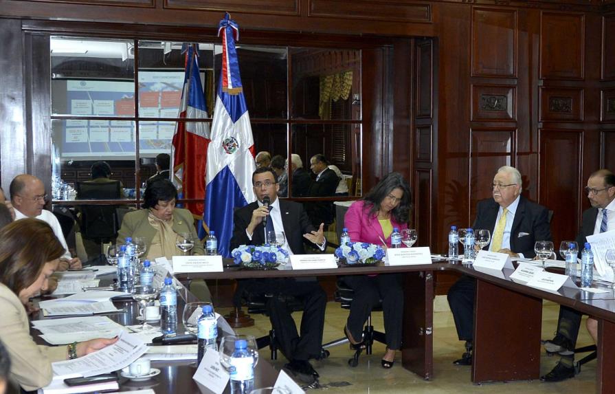 Canciller coordina con ministros del gobierno las actividades de la CELAC y la OEA en el país en 2016