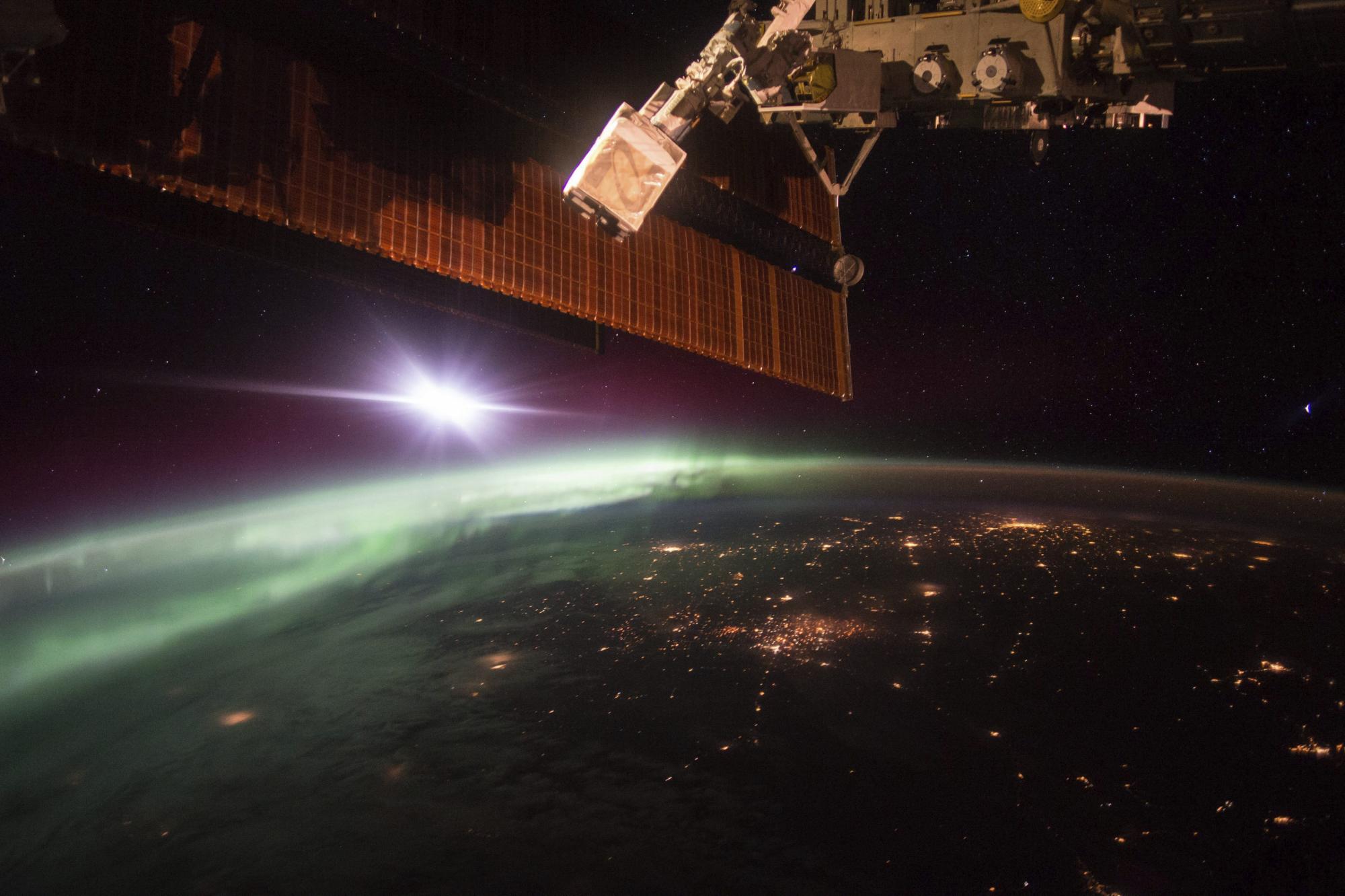 La aurora boreal vista desde la Estación Espacial Internacional La aurora boreal vista desde la Estación Espacial Internacional
