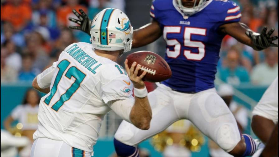 La NFL imponen doble multa a Jerry Hughes, de los Bills de Búfalo