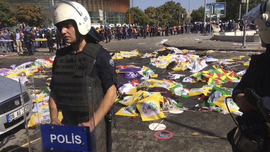 Al menos 30 muertos en explosiones en capital turca 