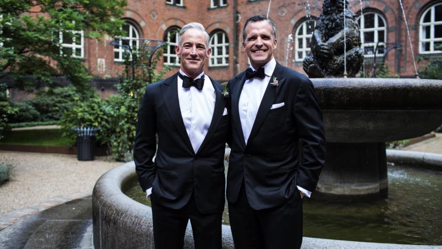 Embajador estadounidense en Dinamarca se casa con compañero 