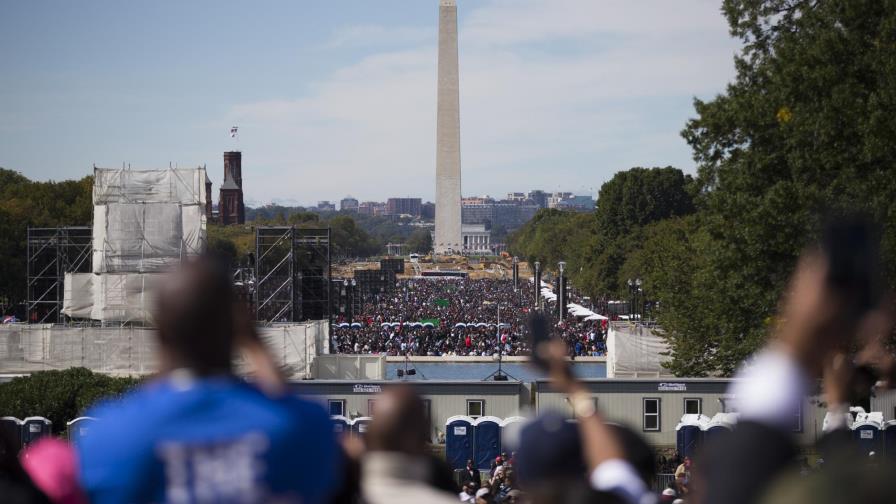 Miles de personas reclaman justicia racial en marcha conmemorativa en EE.UU. Miles de personas reclaman justicia racial en marcha conmemorativa en EE.UU.
