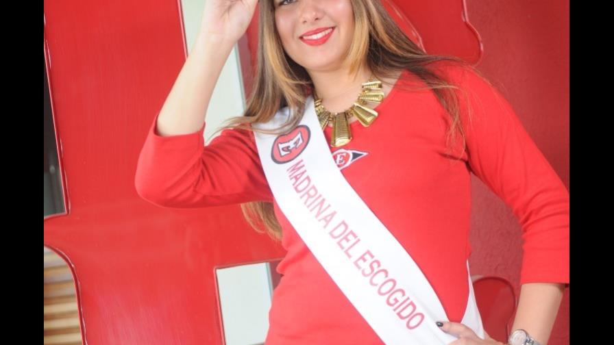 Mariel Amelia Caamaño Cochón fue nombrada madrina del Escogido 