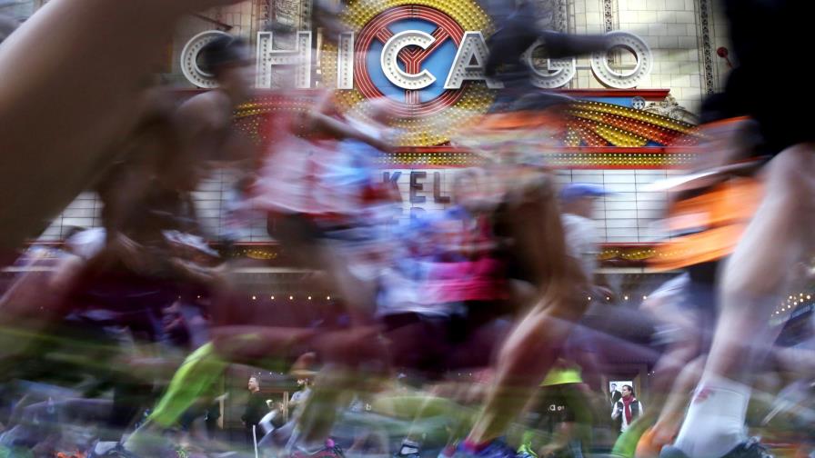 Resucitan a hombre que sufrió infarto en Maratón de Chicago 