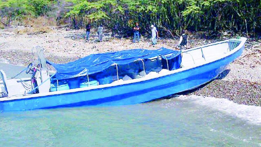 Detienen a 24 personas e incautan embarcación que usarían para viajar a Puerto Rico