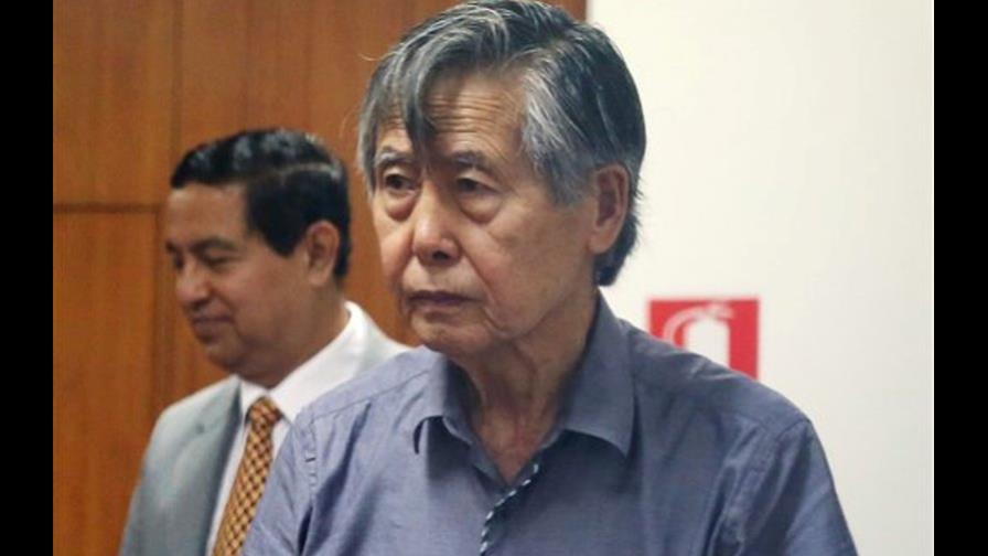 Fujimori es internado en una clínica de Lima para ser sometido a exámenes 