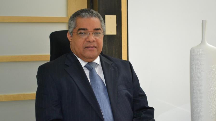 Gobierno dice no puede subir salario de los policías sin aumentar el déficit fiscal