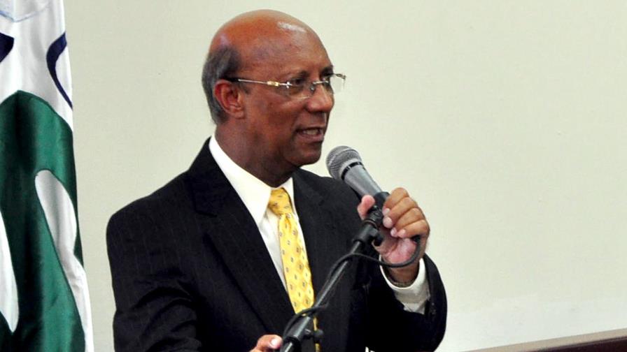 Rector del Instituto Superior de Agricultura cree que especulan con el precio del plátano Rector del Instituto Superior de Agricultura cree que especulan con el precio del plátano