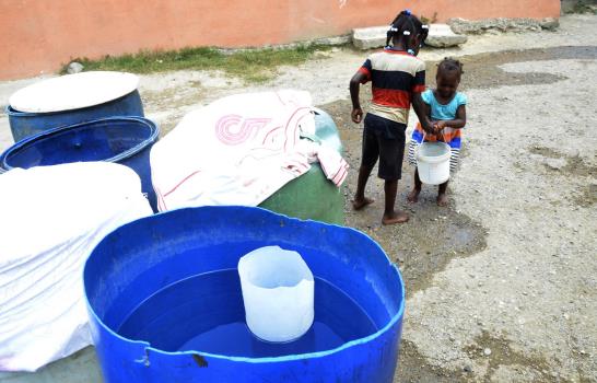 En Los Casabes, Santo Domingo Norte, nunca llega agua