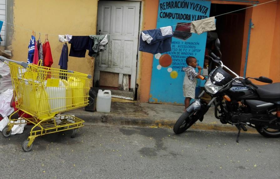 Crisis de agua afecta a El Café de Herrera, en Santo Domingo Oeste