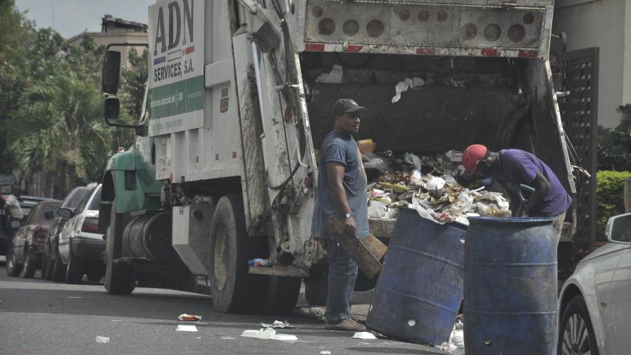 El retraso en la recogida de basura se debió a un incendio