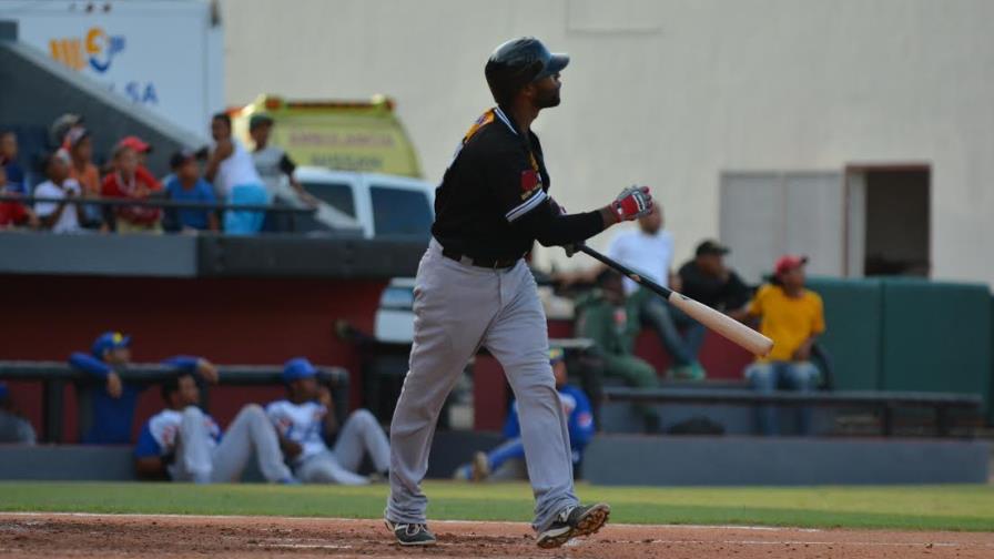 Gigantes derrotan al Licey 5-3 en partido pretemporada