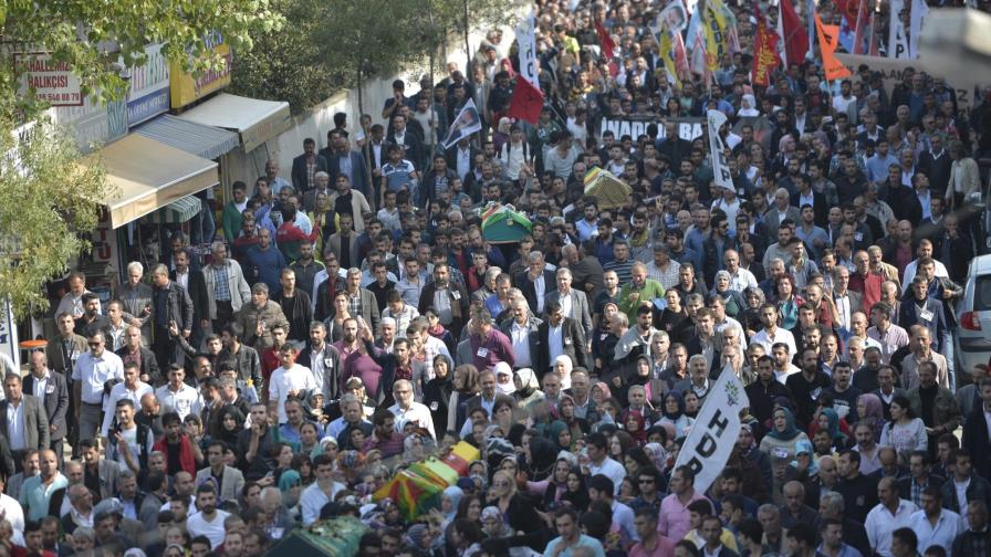 Cientos protestan en Turquía por matanza 