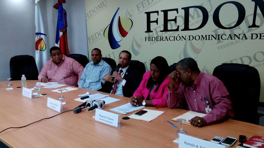 Cabildos harán rellenos sanitarios para depositar algas