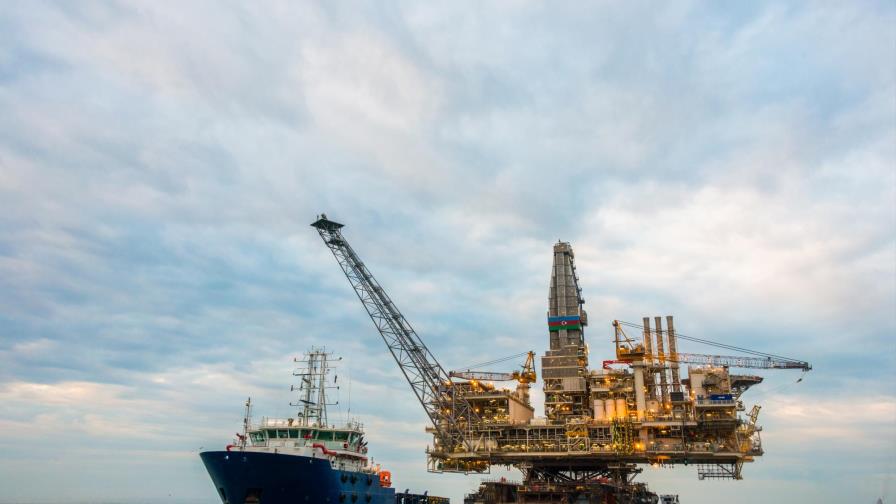 El petróleo de Texas baja un 0,93 % y cierra en 46,66 dólares el barril