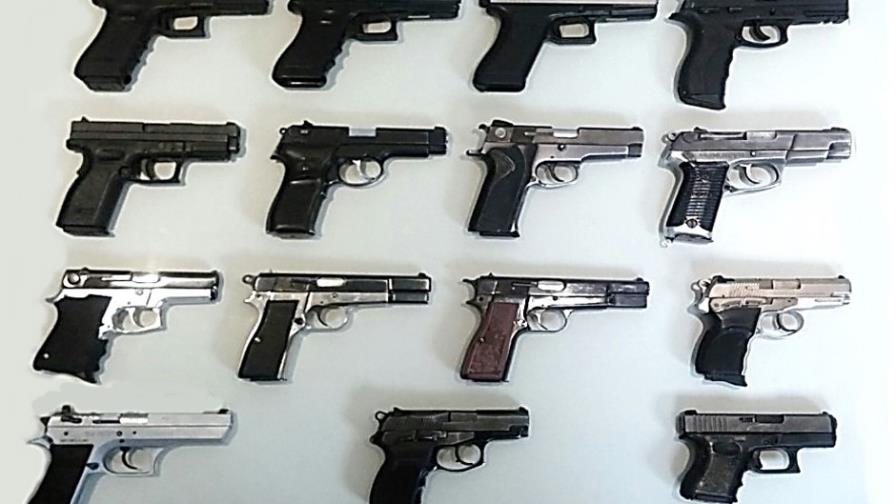 Ministerio de Defensa incauta 70 armas de fuego durante operativos 