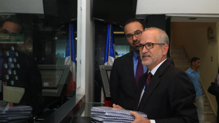 Bancos van al TC para bloquear Ley Notarios