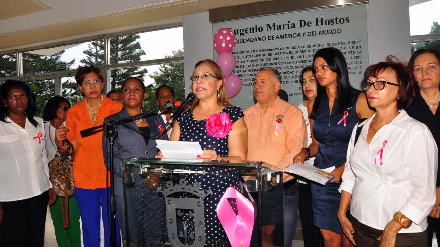 Despliegan campaña contra cáncer de mama 