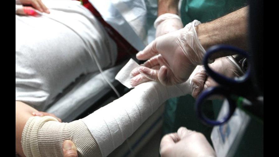 Acusan a una ARS de autorizar osteosíntesis de baja calidad