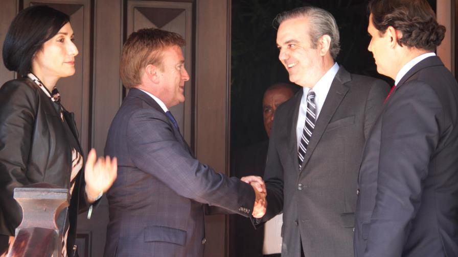 Abinader dice encuentro con embajador de EEUU sirvió  para fortalecer relaciones                          