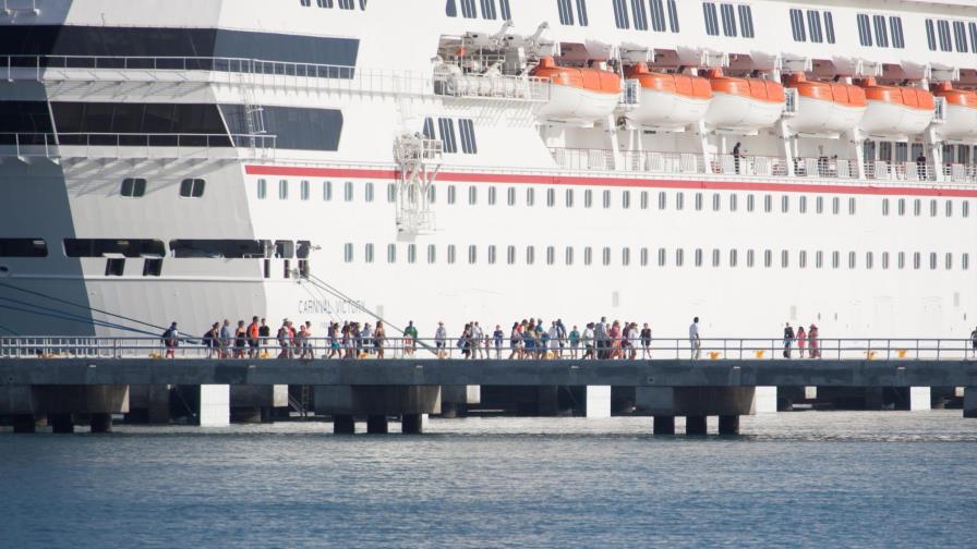 Llegan otros 1,056 turistas en el segundo crucero que atraca en Maimón 