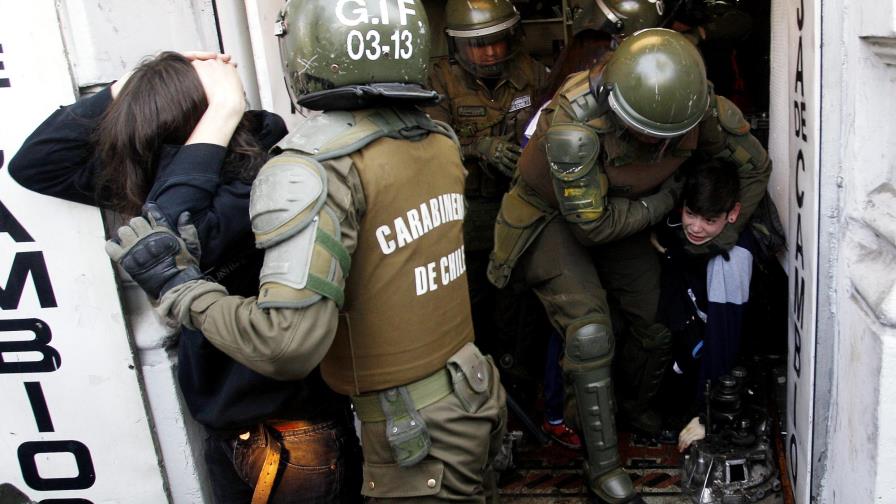 Universitarios chilenos rechazan gratuidad de Bachelet 