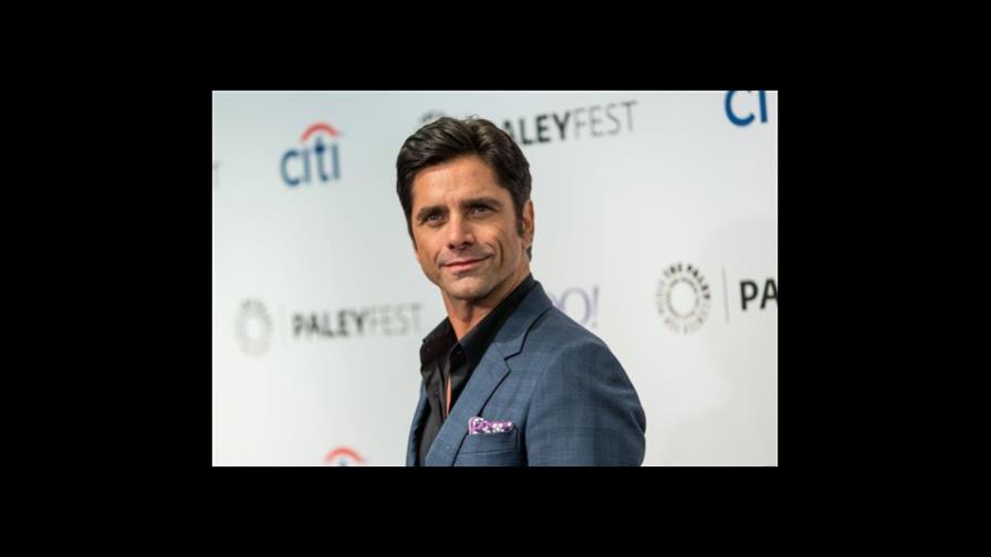 John Stamos es acusado de conducir bajo efectos de una droga 