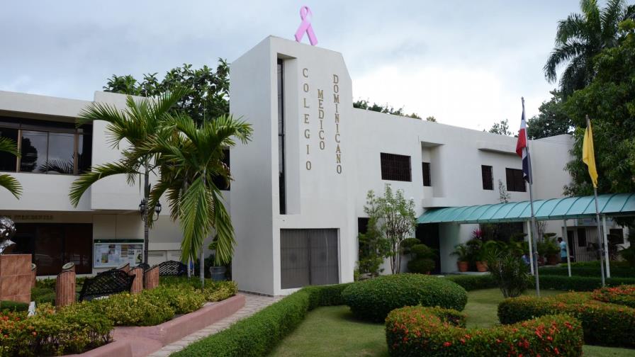 Colegio Médico advierte que no aceptarán cancelaciones 