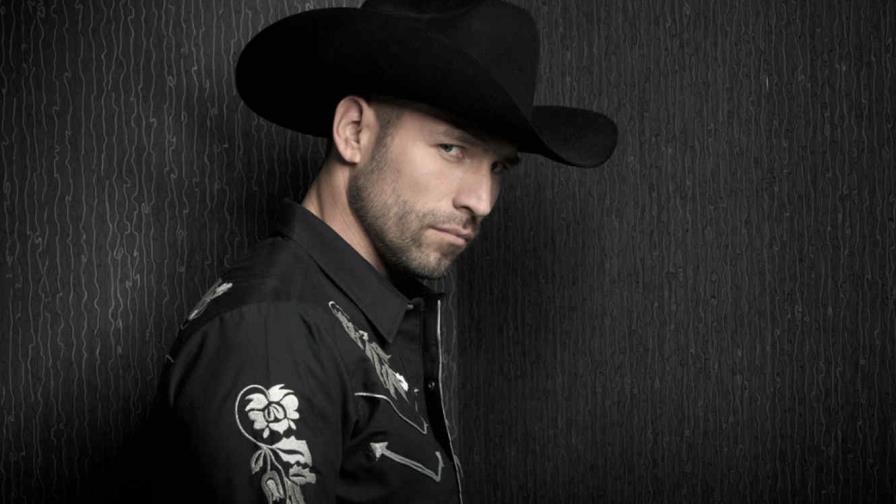 Rafael Amaya viene al estreno de “Oro y polvo”