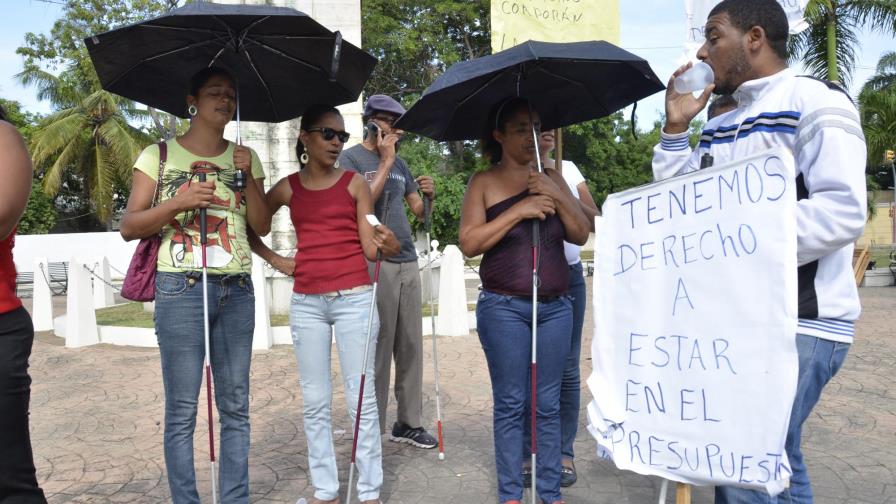 Ciegos se mantienen en “pie de lucha”